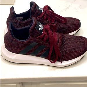 Men’s Adidas Swift Run size 7